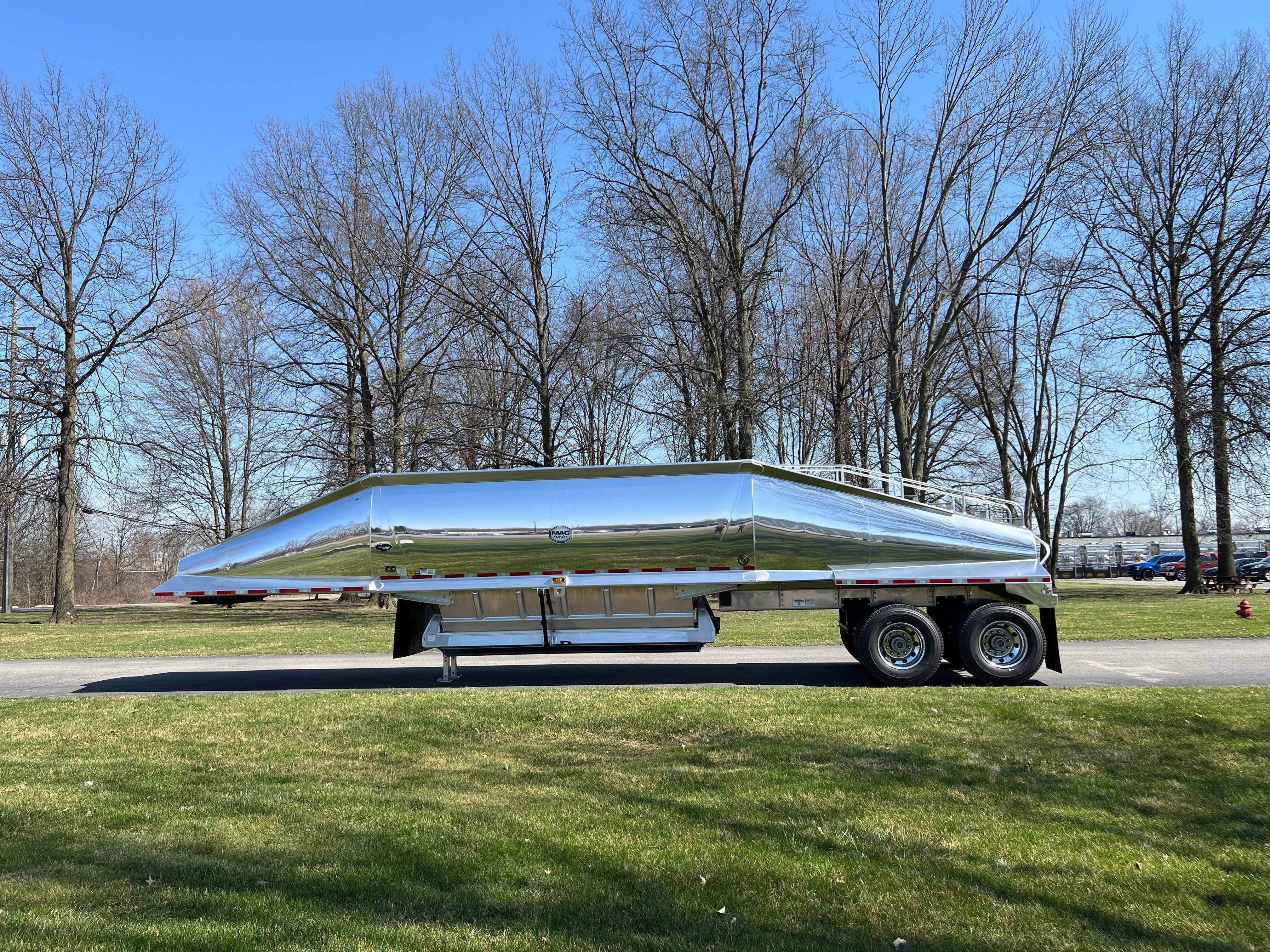 MAC Bullet™ Bottom Dump Trailer