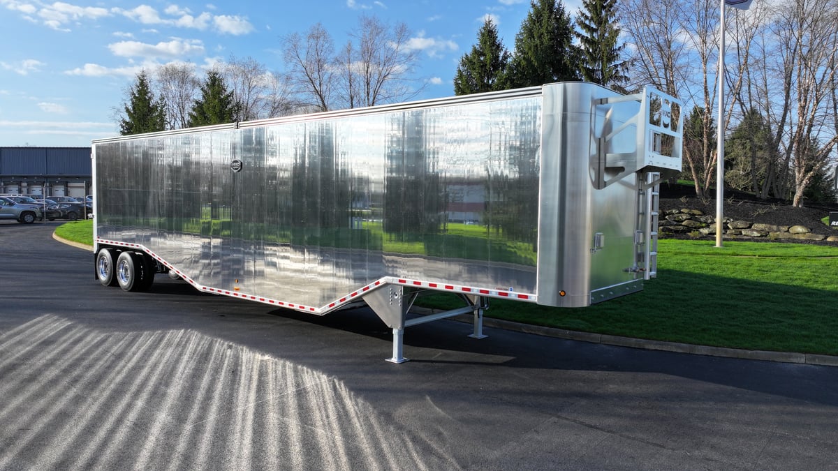 TipperMax™ MVP™ Lowered Center Floor Transfer Trailer